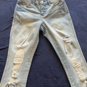 Arizona Jean Co. Juniors High Rise Curvy Skinny